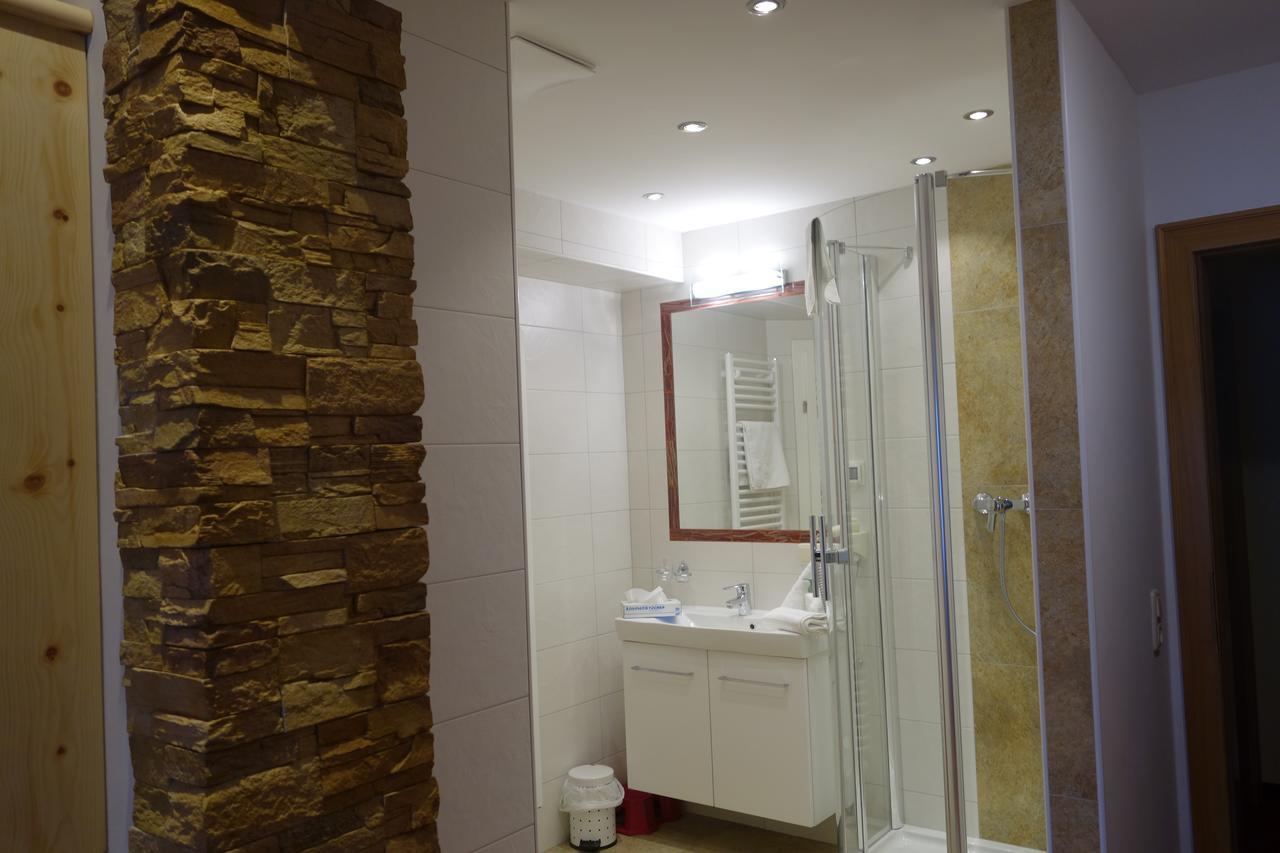 Edelsteinhotel Guniwirt Krakaudorf Quarto foto
