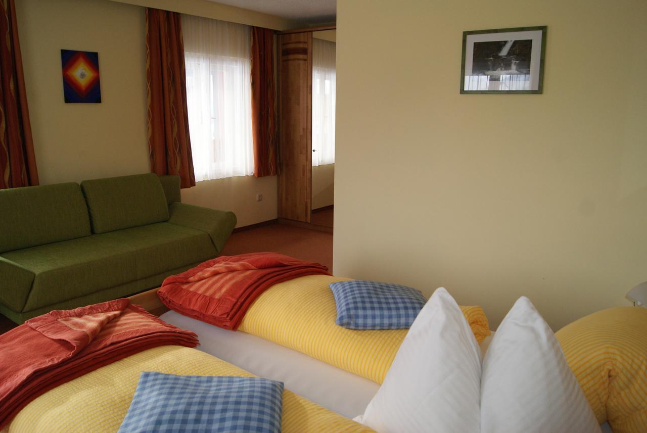 Edelsteinhotel Guniwirt Krakaudorf Quarto foto
